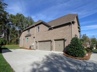 213 Wheatberry Hill Drive Unit 19, Matthews, NC 28104, MLS # 4199138 - Photo #2