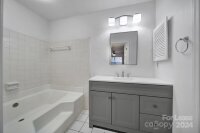 5007 Sharon Road Unit E, Charlotte, NC 28210, MLS # 4200231 - Photo #18