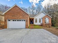 205 Tallyho Lane, Hendersonville, NC 28791, MLS # 4202745 - Photo #2