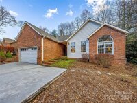 205 Tallyho Lane, Hendersonville, NC 28791, MLS # 4202745 - Photo #3