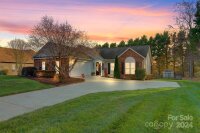 1713 Indian Springs Drive, Conover, NC 28613, MLS # 4203872 - Photo #1