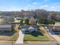 2505 Ashford Drive, Newton, NC 28658, MLS # 4206759 - Photo #3